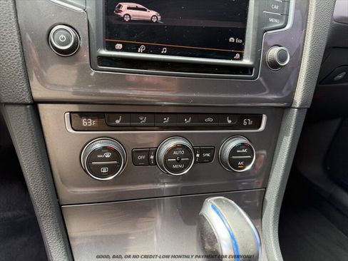 Used 2016 Volkswagen e-Golf SE FWD image 27