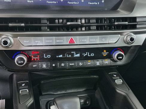 Used 2025 Kia Telluride S FWD image 23