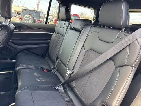 New 2026 Jeep Grand Cherokee L 2WD image 13