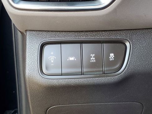 Used 2020 Hyundai Santa Fe SE image 17