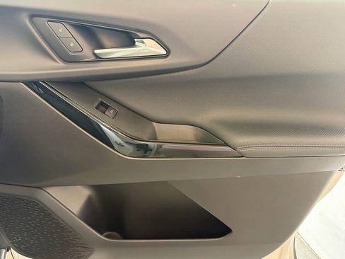 Used 2025 Chevrolet Equinox LT FWD image 27