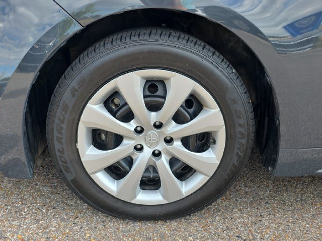 Used 2024 Toyota Corolla LE FWD image 9