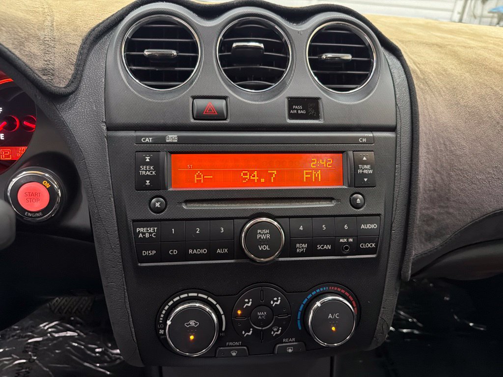 Used 2009 Nissan Altima 3.5 SE FWD image 18
