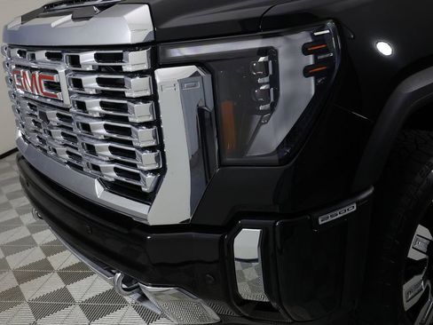 Used 2024 GMC Sierra 2500 Denali w/ Denali Reserve Package AWD/4WD image 49