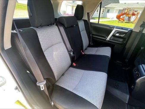 Used 2018 Toyota 4Runner SR5 AWD/4WD image 25