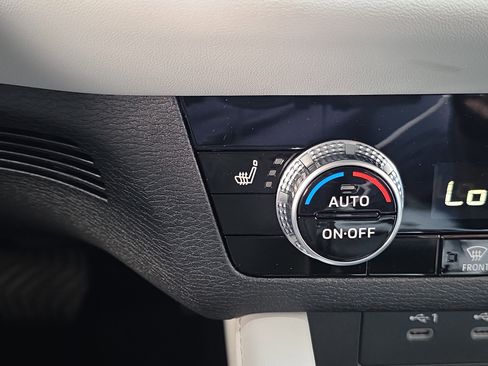 New 2026 Mitsubishi Outlander SE FWD image 22
