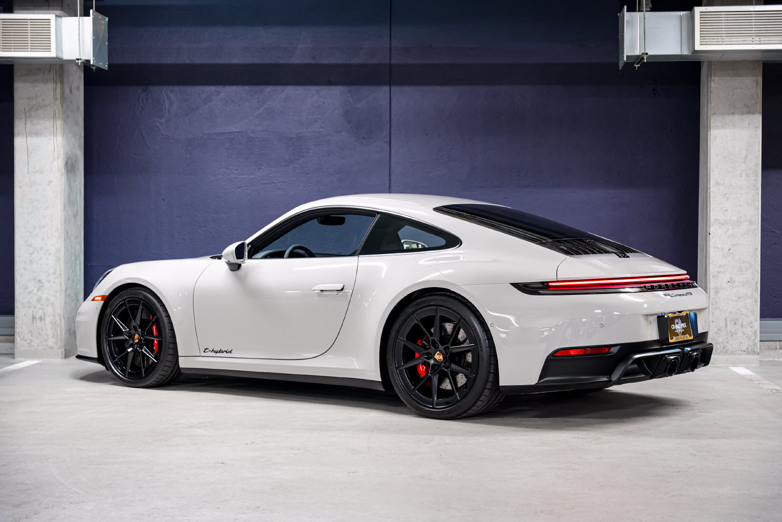 Used 2026 Porsche 911 Carrera GTS RWD image 8
