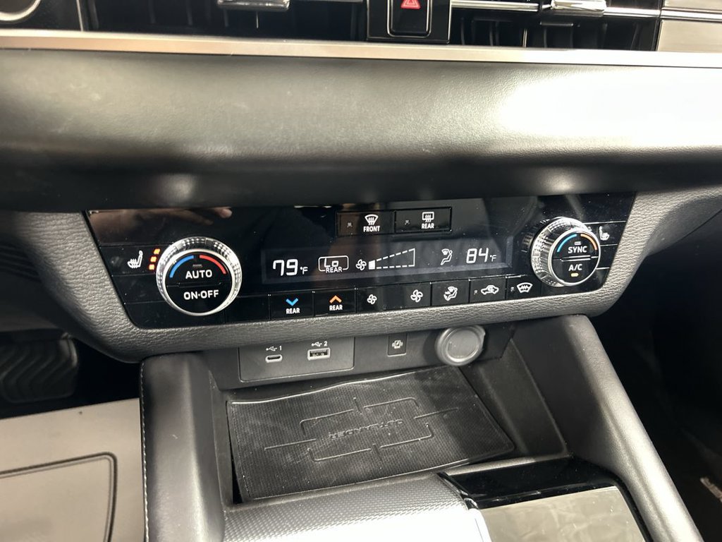 Used 2024 Mitsubishi Outlander SEL AWD/4WD image 17