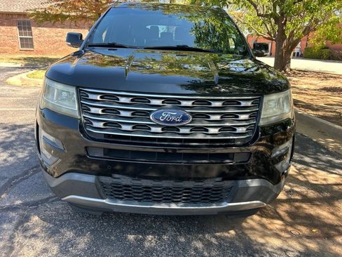 Used 2016 Ford Explorer XLT w/ Equipment Group 202A FWD image 13