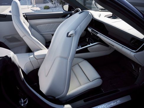 Used 2022 Porsche 911 Turbo S image 38