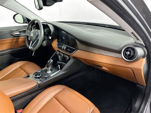 Used 2017 Alfa Romeo Giulia Ti image 31
