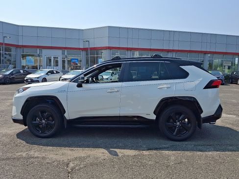 Certified 2020 Toyota RAV4 XSE w/ Carpet Mat Package image 4