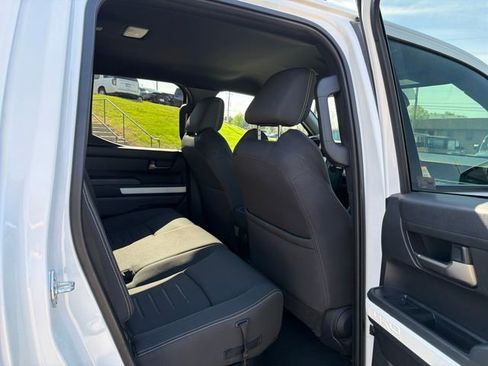 Used 2024 Toyota Tacoma TRD Off-Road image 26