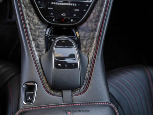 Used 2018 Aston Martin DB11 Coupe image 30