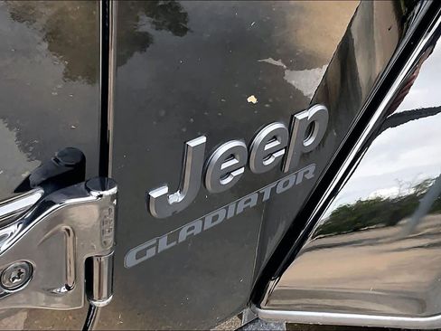 Used 2022 Jeep Gladiator Sport AWD/4WD image 10