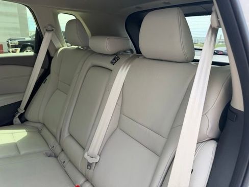 Used 2025 Nissan Rogue SL AWD/4WD image 13