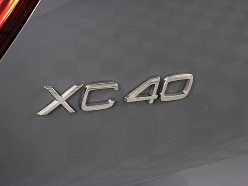 Certified 2023 Volvo XC40 Recharge Core image 19