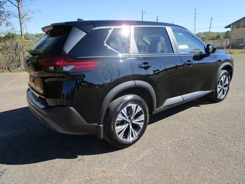 Used 2023 Nissan Rogue SV image 7