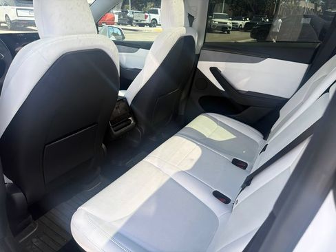 Used 2026 Tesla Model Y 2WD image 9