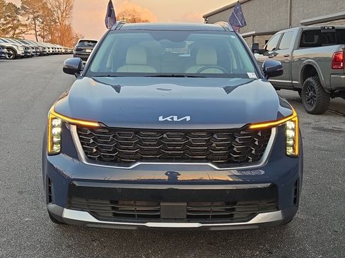 Used 2025 Kia Sorento S w/ Panoramic Sunroof Package image 2
