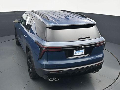 Used 2024 Chevrolet Traverse LT w/ Midnight/Sport Edition FWD image 18