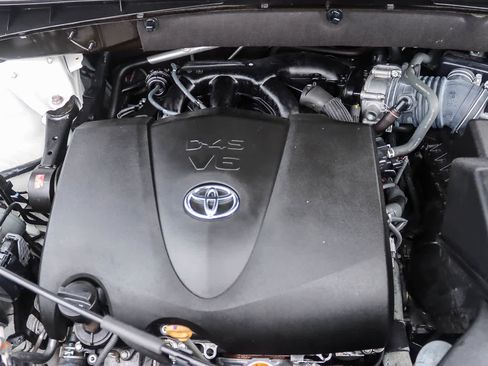 Used 2018 Toyota Highlander Limited image 27