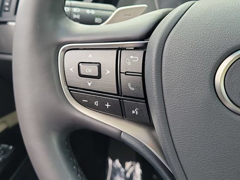 Used 2023 Lexus ES 350 w/ Premium Package FWD image 10