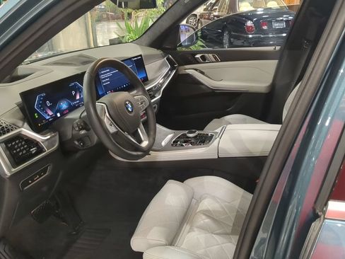 Used 2024 BMW X7 xDrive40i w/ Premium Package AWD/4WD image 16