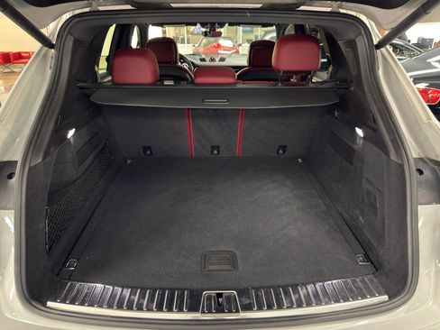 Used 2022 Porsche Cayenne Platinum Edition w/ Premium Package Plus image 14