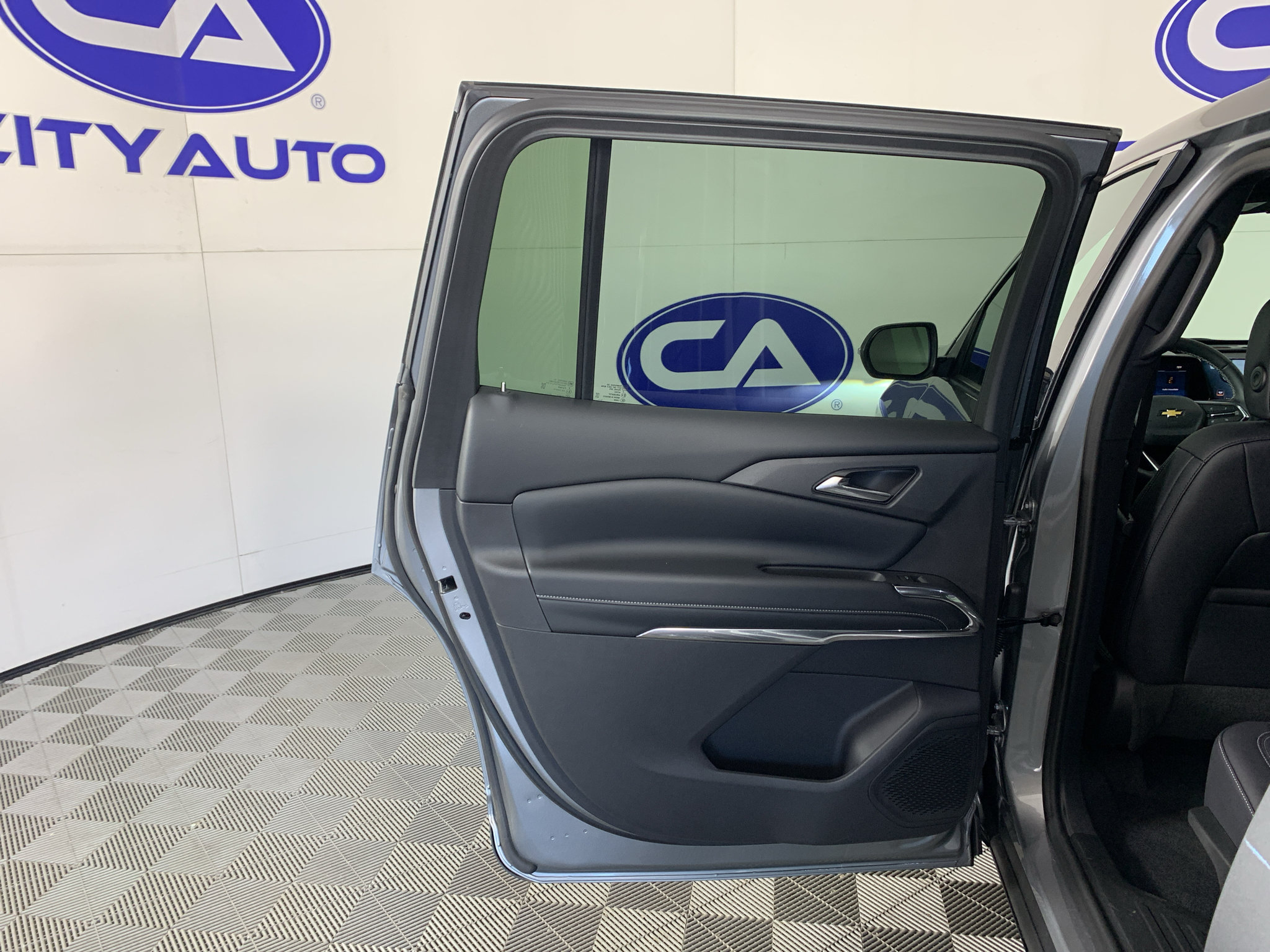 Used 2026 Chevrolet Traverse LT FWD image 27