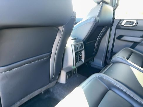 New 2025 Ford Bronco Outer Banks w/ Sasquatch Package image 17