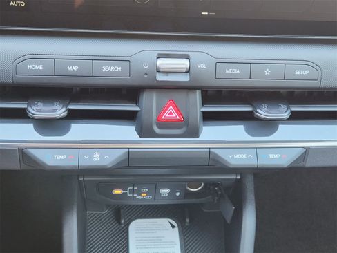 New 2025 Kia K4 EX image 18