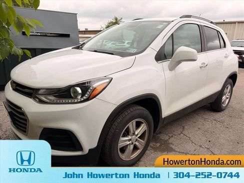 Used 2020 Chevrolet Trax LT w/ LT Convenience Package AWD/4WD image 11