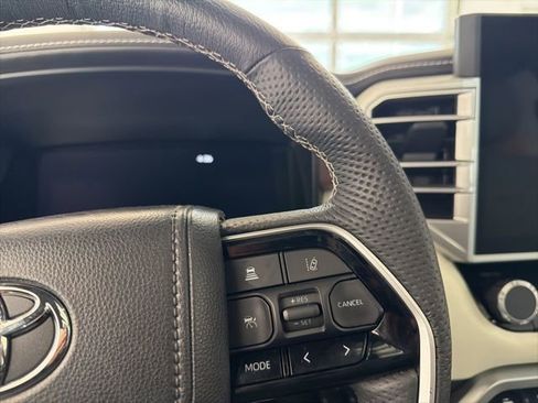 Used 2025 Toyota Sequoia Capstone AWD/4WD image 43