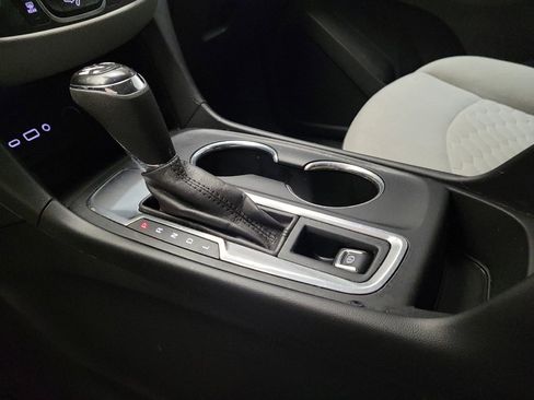 Used 2020 Chevrolet Equinox LS FWD image 26