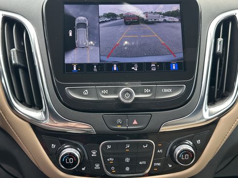 Used 2023 Chevrolet Equinox Premier FWD image 31