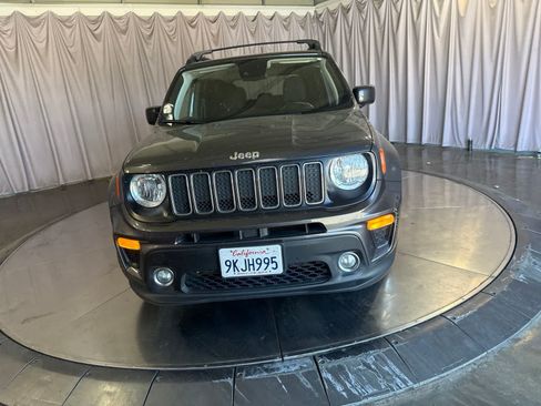 Used 2021 Jeep Renegade Latitude w/ Convenience Group AWD/4WD image 2