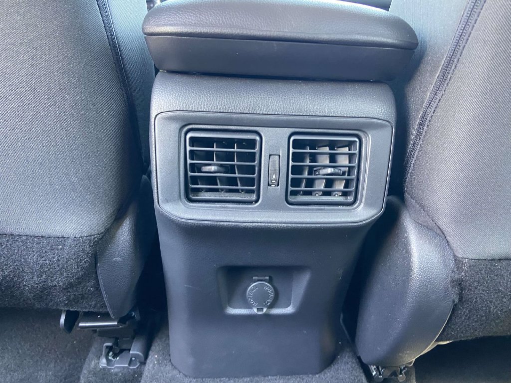 Used 2025 Toyota RAV4 LE AWD/4WD image 17