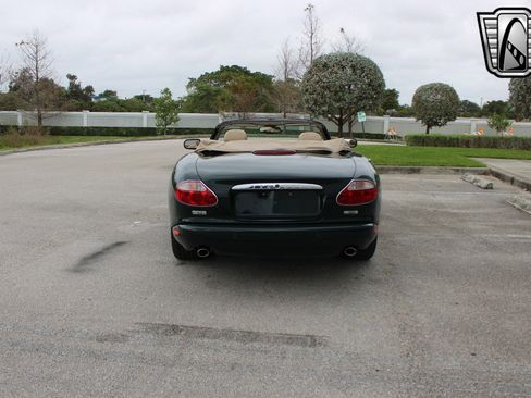 Used 2003 Jaguar XK8 Convertible image 3