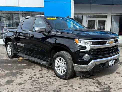 Used 2023 Chevrolet Silverado 1500 LT image 3