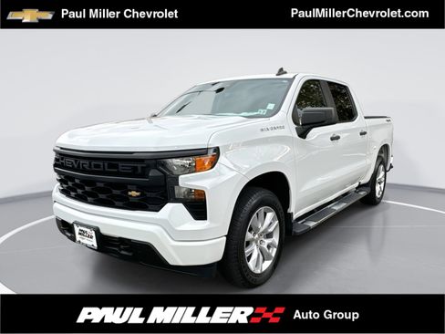 Used 2022 Chevrolet Silverado 1500 Custom image 1