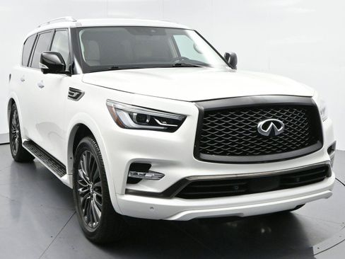 Used 2023 INFINITI QX80 Premium Select w/ Cargo Package AWD/4WD image 2