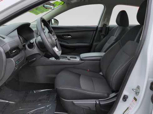 Used 2025 Nissan Sentra SV FWD image 13