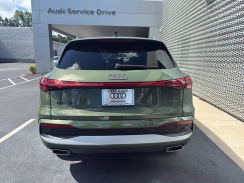 Used 2025 Audi Q5 Premium Plus w/ Premium Plus AWD/4WD image 4