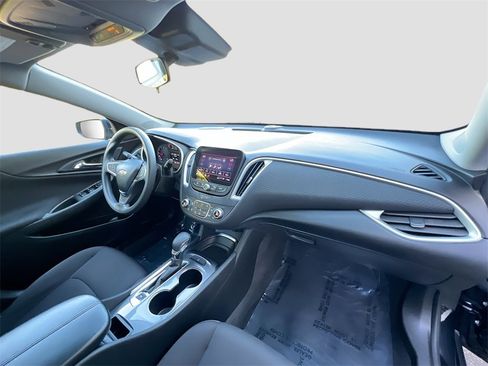 Used 2023 Chevrolet Malibu LT image 28