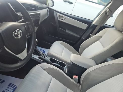 Used 2017 Toyota Corolla LE FWD image 6