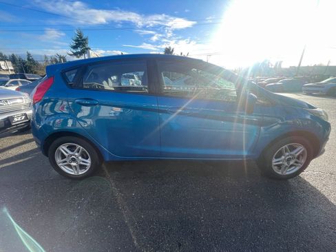 Used 2017 Ford Fiesta SE image 6