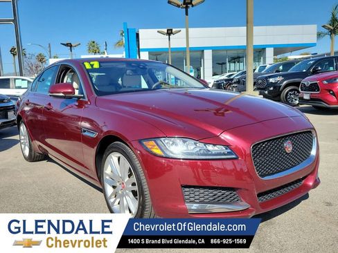 Used 2017 Jaguar XF Prestige image 10