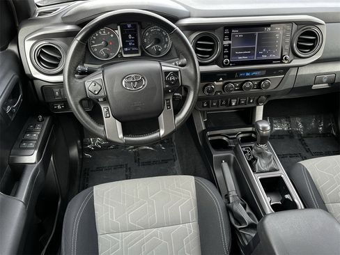Used 2022 Toyota Tacoma TRD Sport image 10