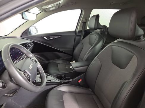 Certified 2024 Kia Niro Wind FWD image 12